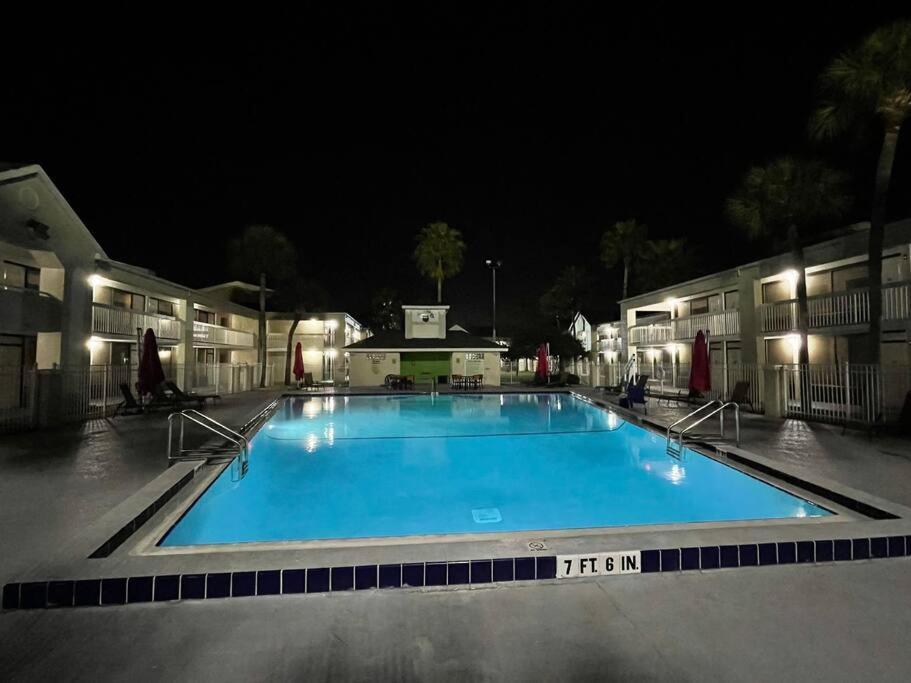 Newly Room In Cozy Hotel With Super Location To The Parks キシミー エクステリア 写真
