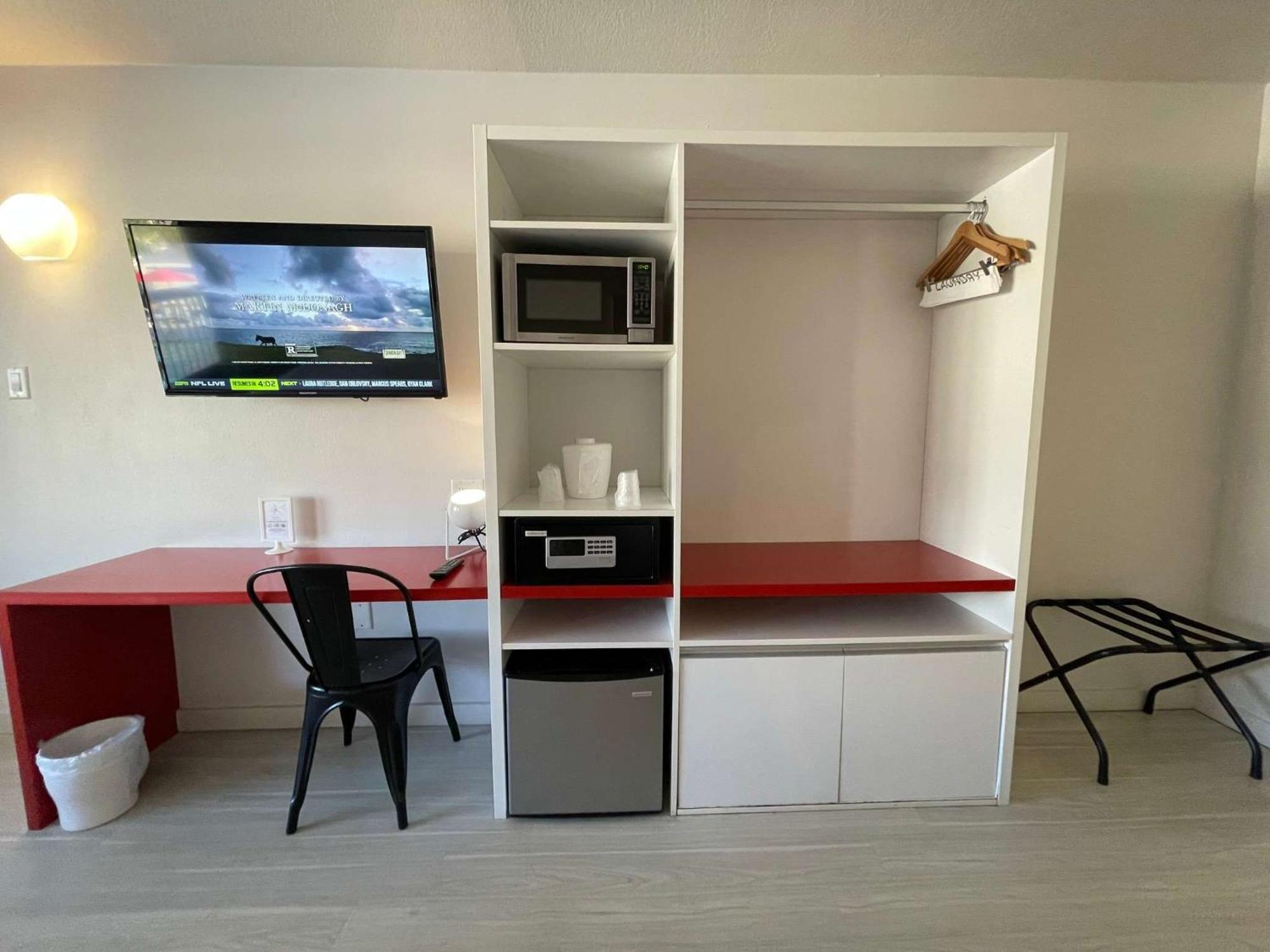 Newly Room In Cozy Hotel With Super Location To The Parks キシミー エクステリア 写真